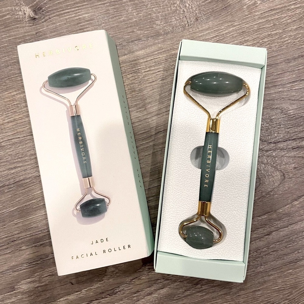 Herbivore Jade De-Puffing Facial Roller